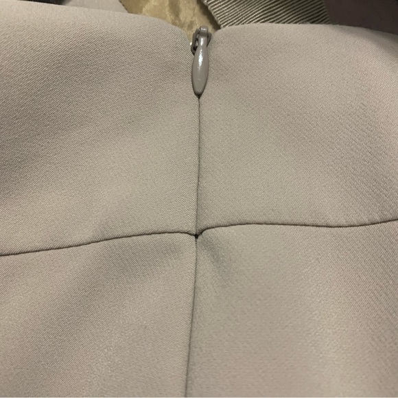 Escada Tuska High Rise Side Zip Beige Ankle Pants - Picture 4 of 9